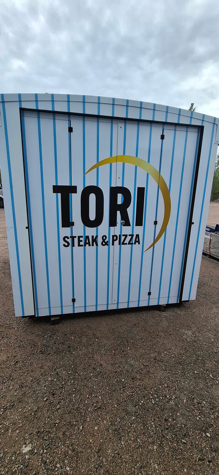 Top box- siirrettövä myyntikoju. BDB Finland Oy konkurssipesä 3426528-5
