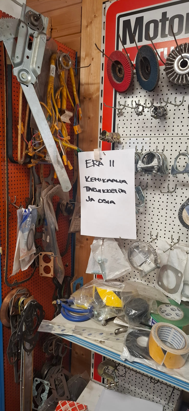 Kemikaalit ja tarvikkeet  erä 11 / Tähtisillan Auto Oy konkurssipesä (0912765-7)