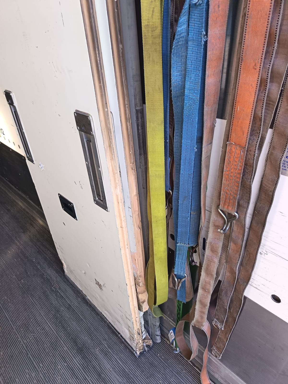 VAK kylmäperävaunu + Thermo King kylmäkone. MPT-Jakelu Oy konkurssipesä (2680888-4)