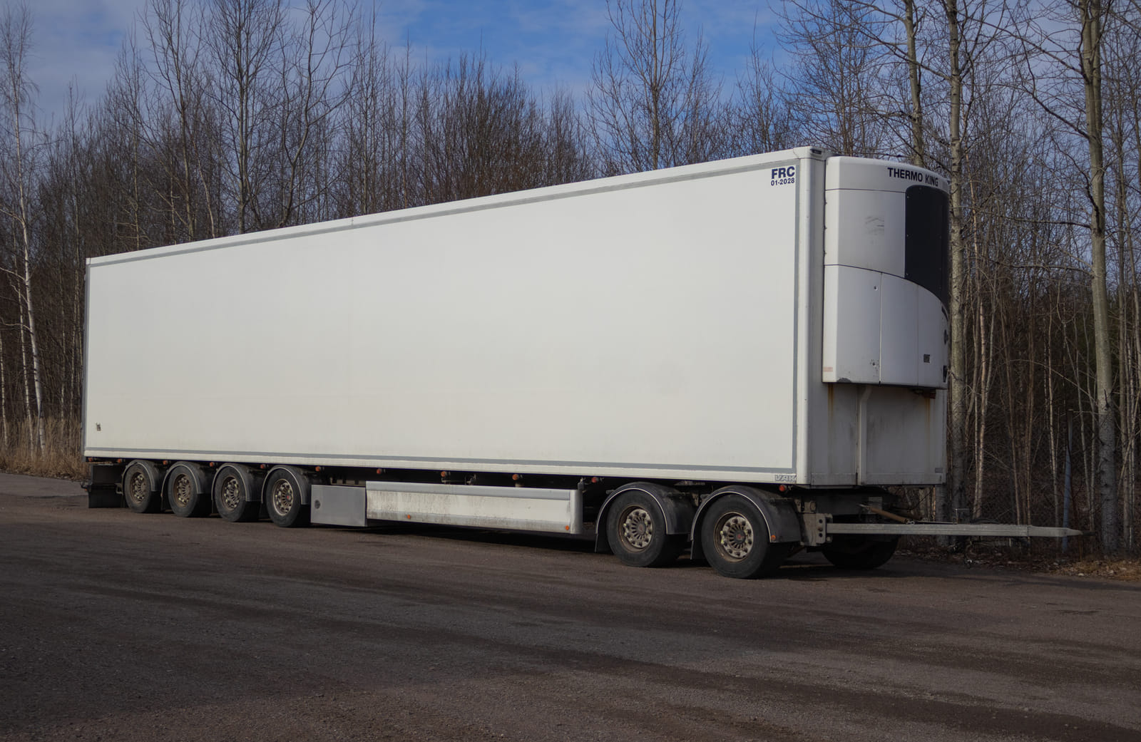 VAK kylmäperävaunu + Thermo King kylmäkone. MPT-Jakelu Oy konkurssipesä (2680888-4)