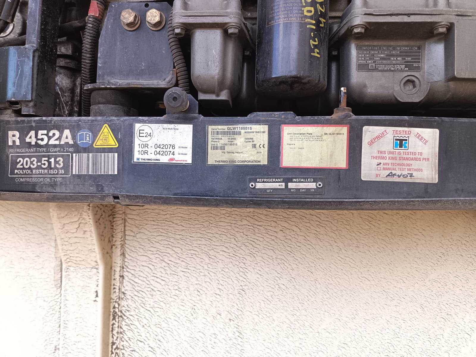 VAK kylmäperävaunu + Thermo King kylmäkone. MPT-Jakelu Oy konkurssipesä (2680888-4)