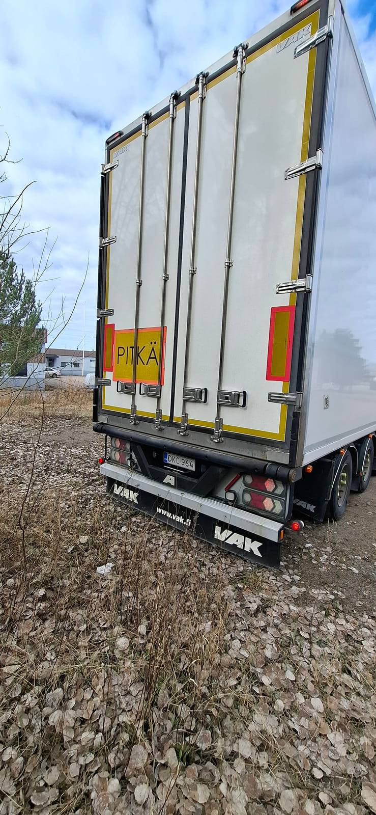 VAK kylmäperävaunu + Thermo King kylmäkone. MPT-Jakelu Oy konkurssipesä (2680888-4)