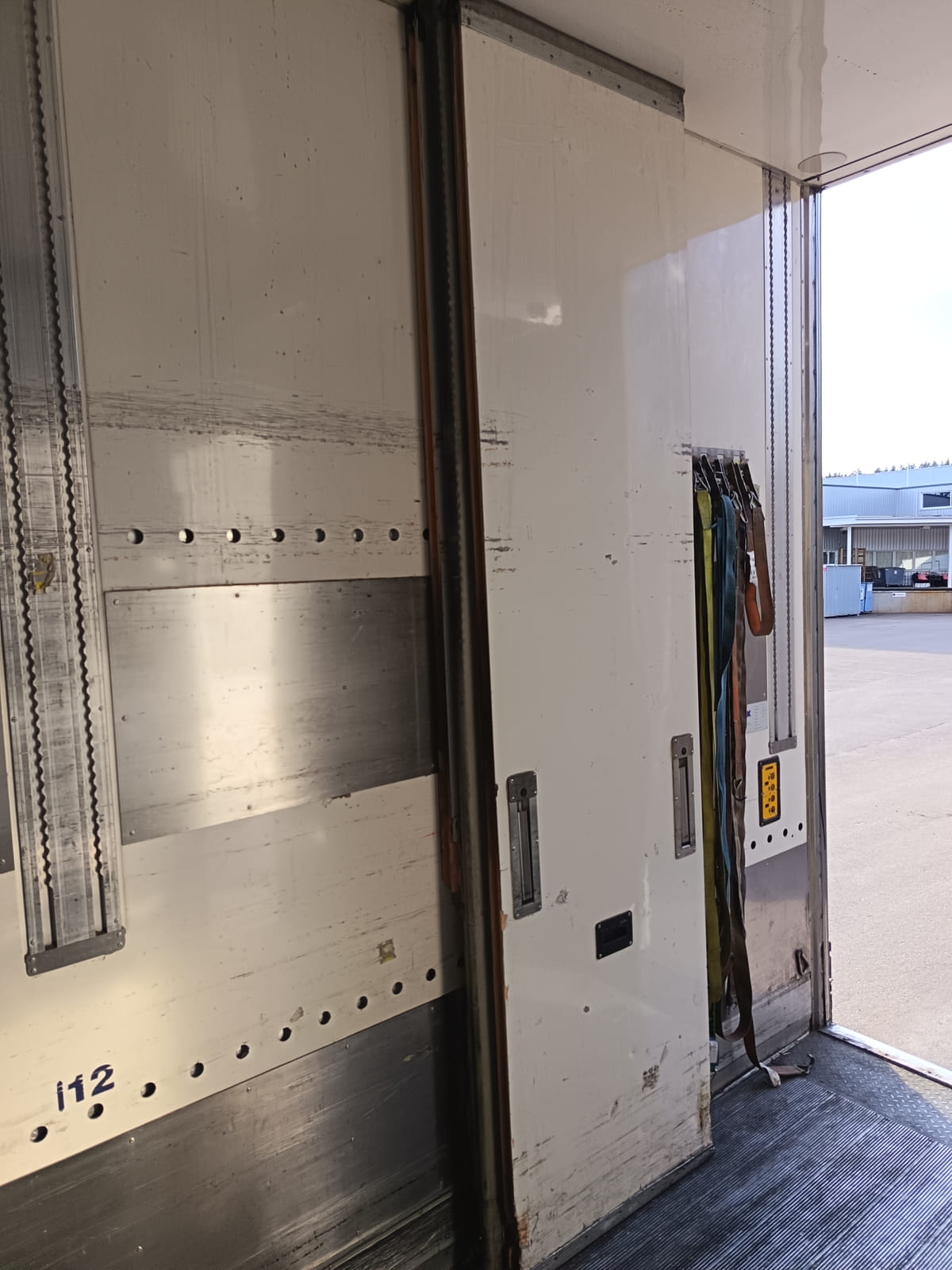 VAK kylmäperävaunu + Thermo King kylmäkone. MPT-Jakelu Oy konkurssipesä (2680888-4)