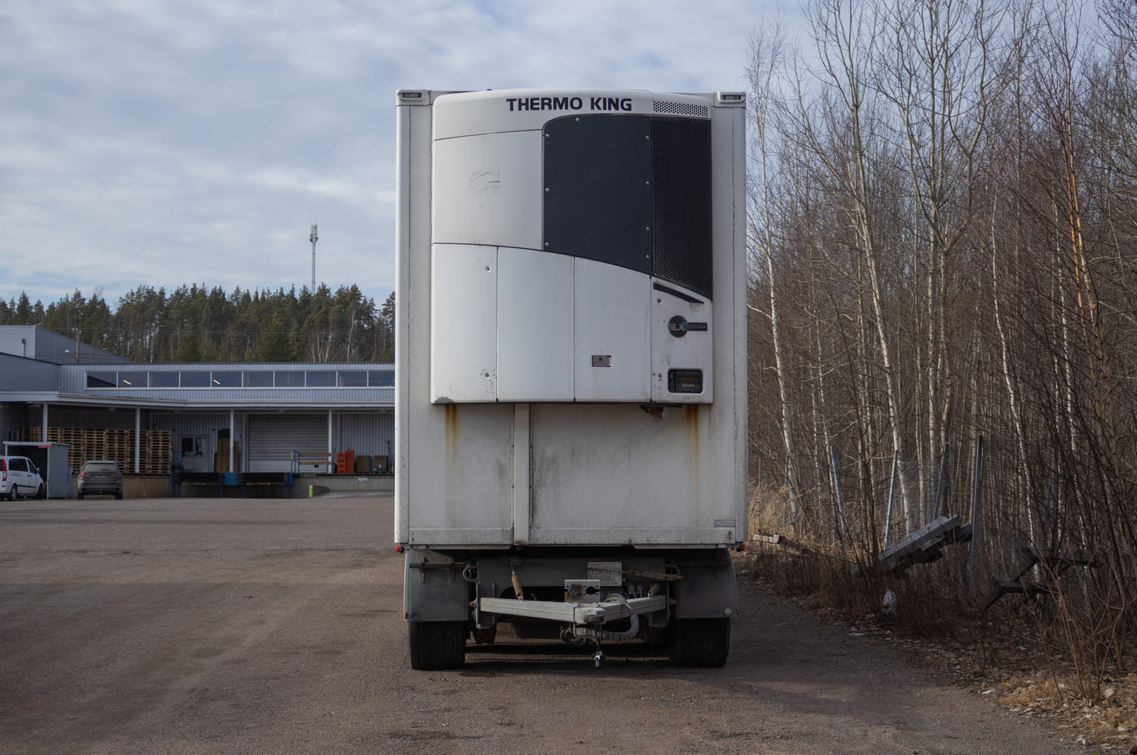 VAK kylmäperävaunu + Thermo King kylmäkone. MPT-Jakelu Oy konkurssipesä (2680888-4)