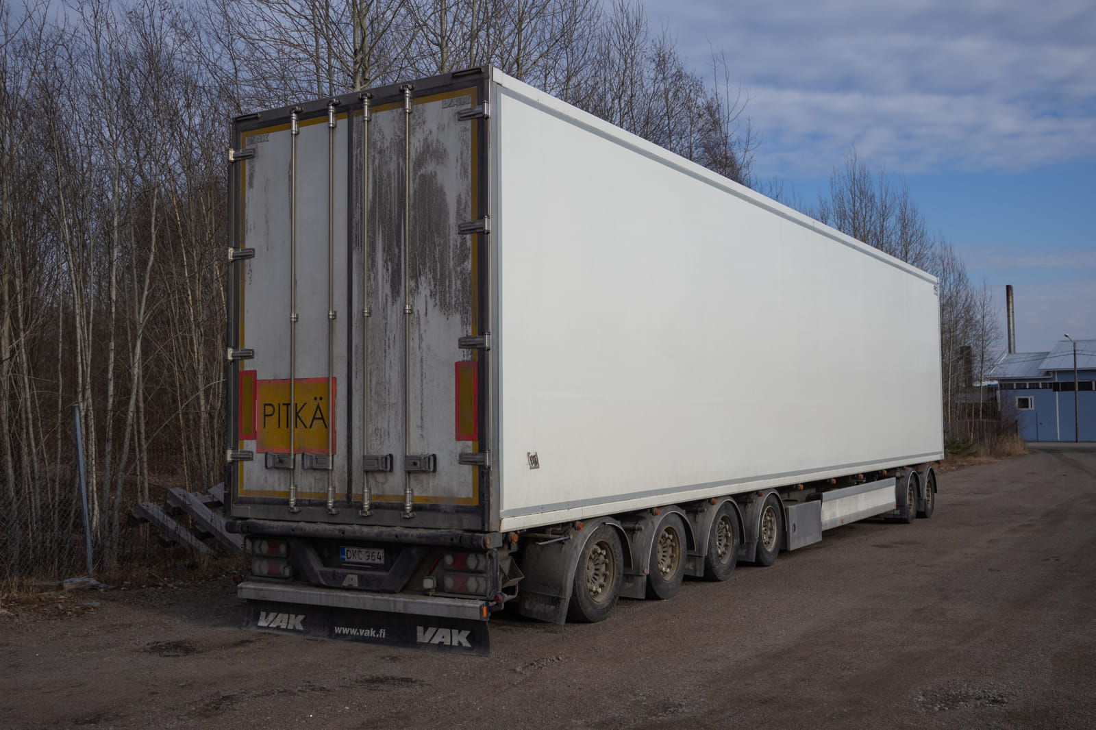 VAK kylmäperävaunu + Thermo King kylmäkone. MPT-Jakelu Oy konkurssipesä (2680888-4)