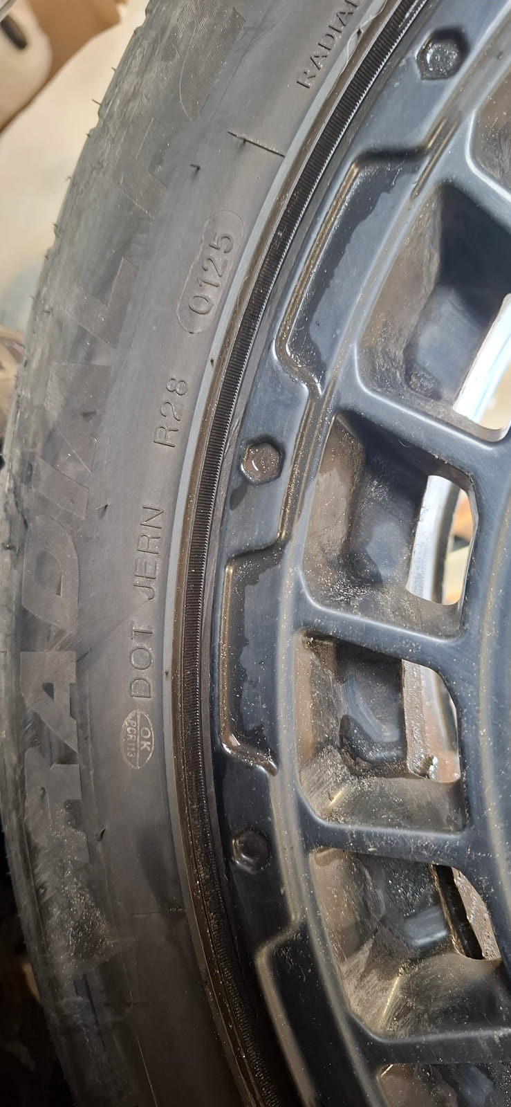 Renkaat alumiinivanteilla. LVI Levin Vetta Oy (3262886-3) konkurssipesä