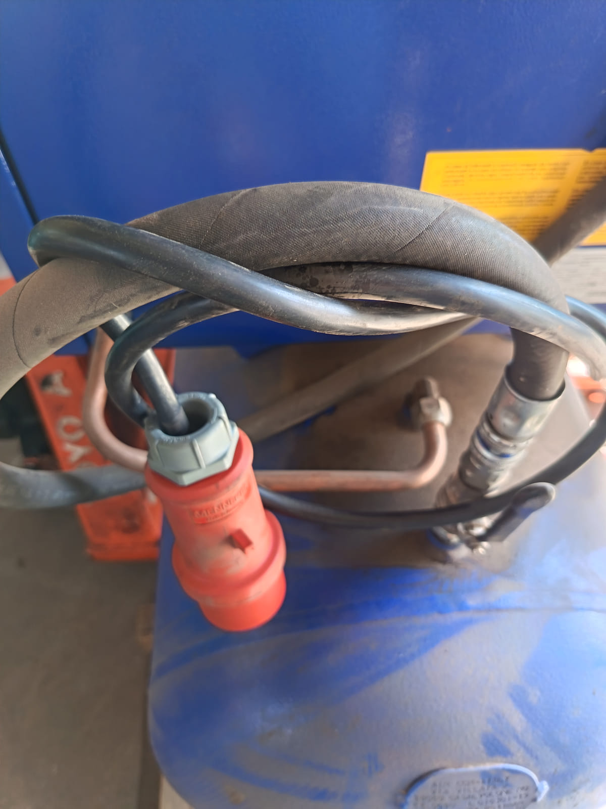 Michelin MCX 958/300 N Silent Piston Compressor. KoHu-Works Oy (3127463-7) konkurssipesä