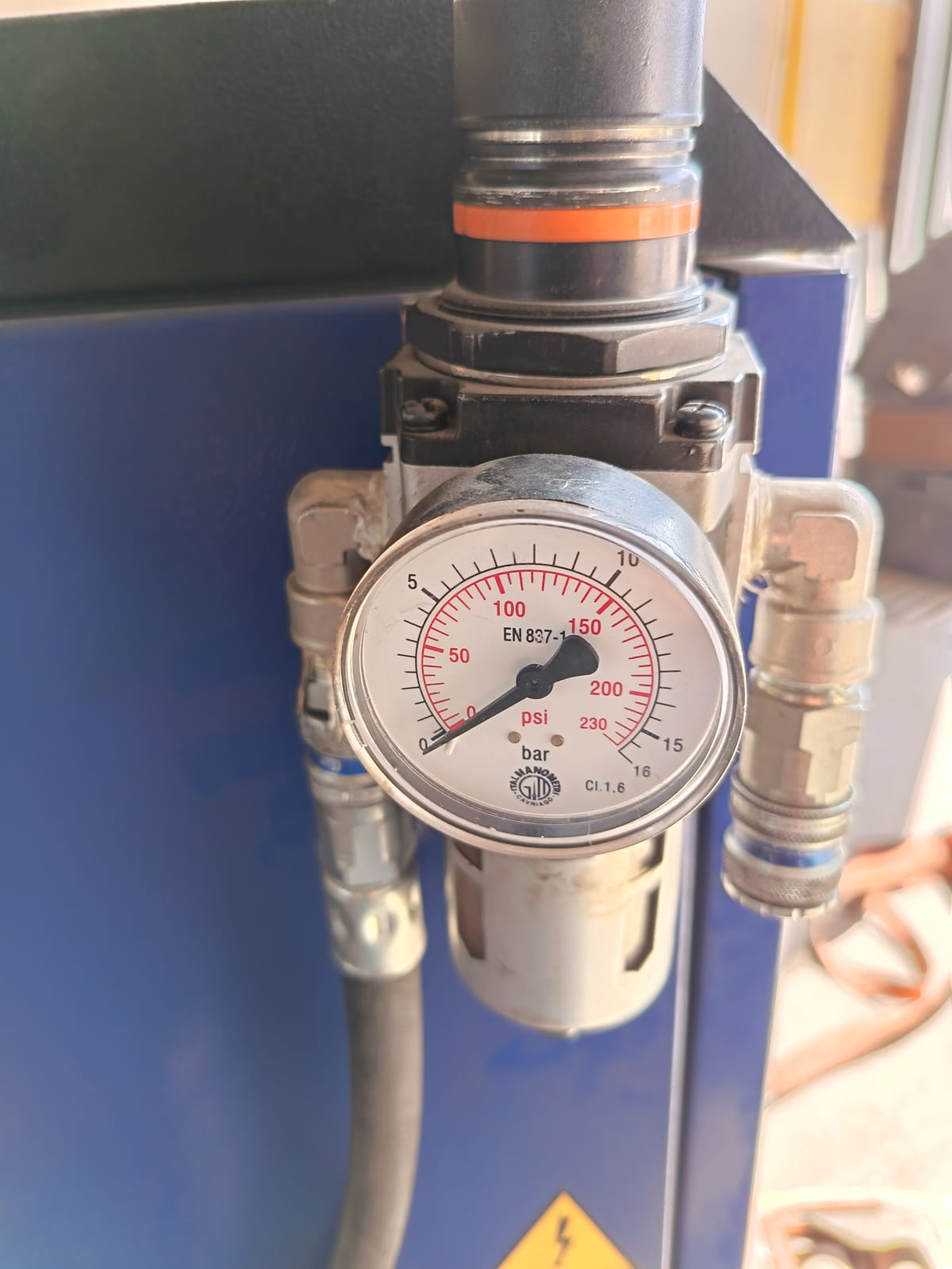 Michelin MCX 958/300 N Silent Piston Compressor. KoHu-Works Oy (3127463-7) konkurssipesä