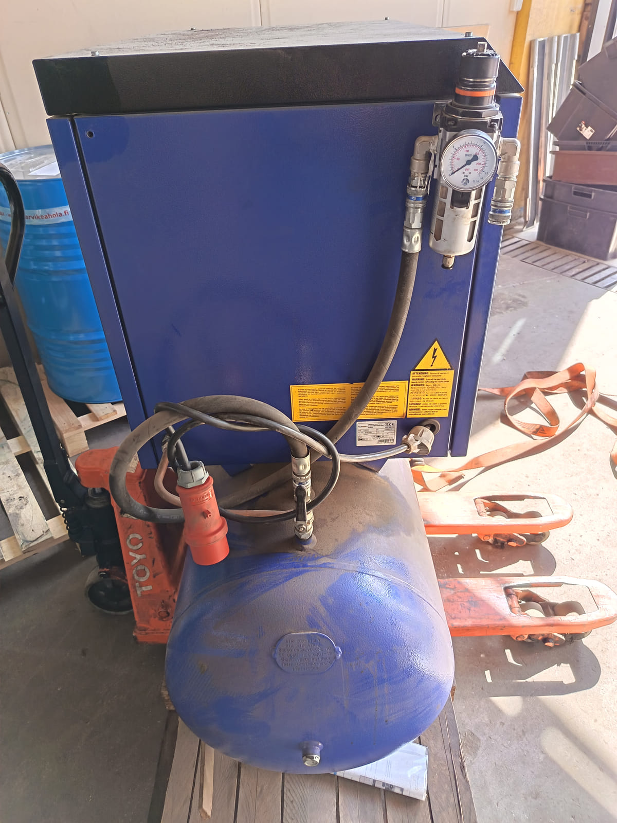 Michelin MCX 958/300 N Silent Piston Compressor. KoHu-Works Oy (3127463-7) konkurssipesä