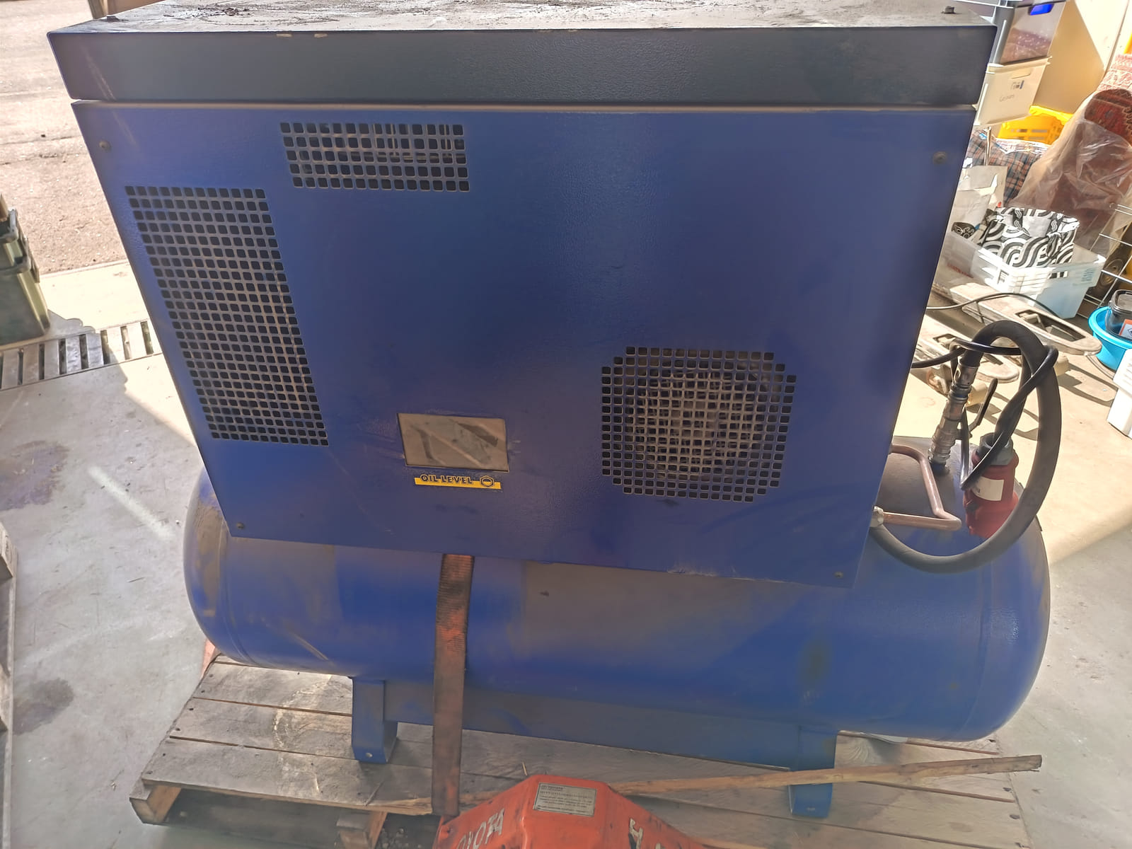 Michelin MCX 958/300 N Silent Piston Compressor. KoHu-Works Oy (3127463-7) konkurssipesä