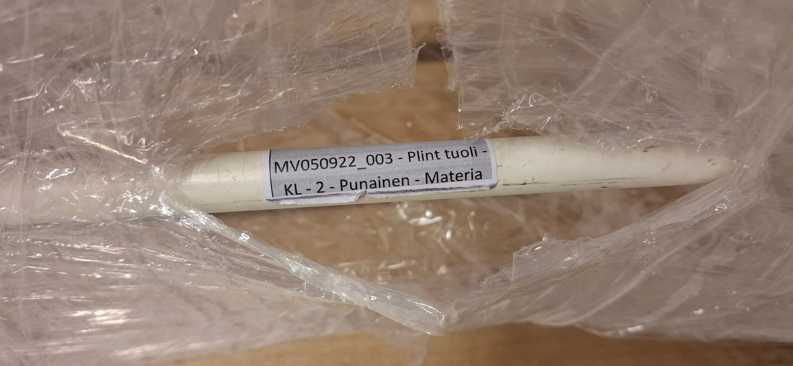Esa T Tiainen Oy (2820807-3) konkurssipesä. Plint Materia tuolit 2kpl ja keinutuoli 2kpl