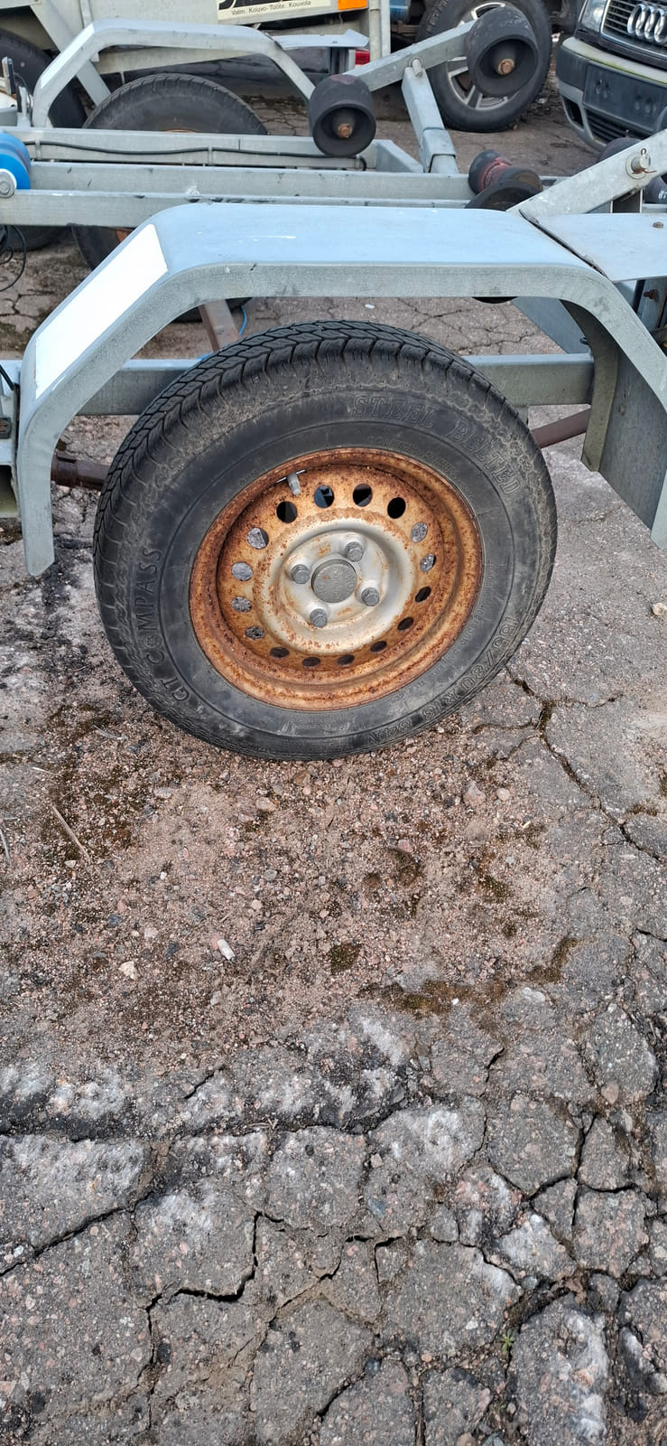 Venetraileri AKU 750. Tmi 360 Rakennus ja LVI palvelut (2928055-2) konkurssipesä