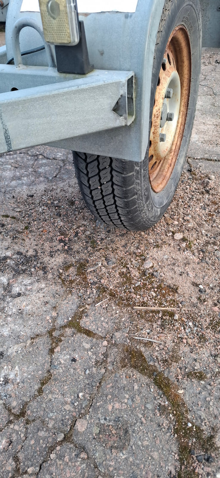 Venetraileri AKU 750. Tmi 360 Rakennus ja LVI palvelut (2928055-2) konkurssipesä