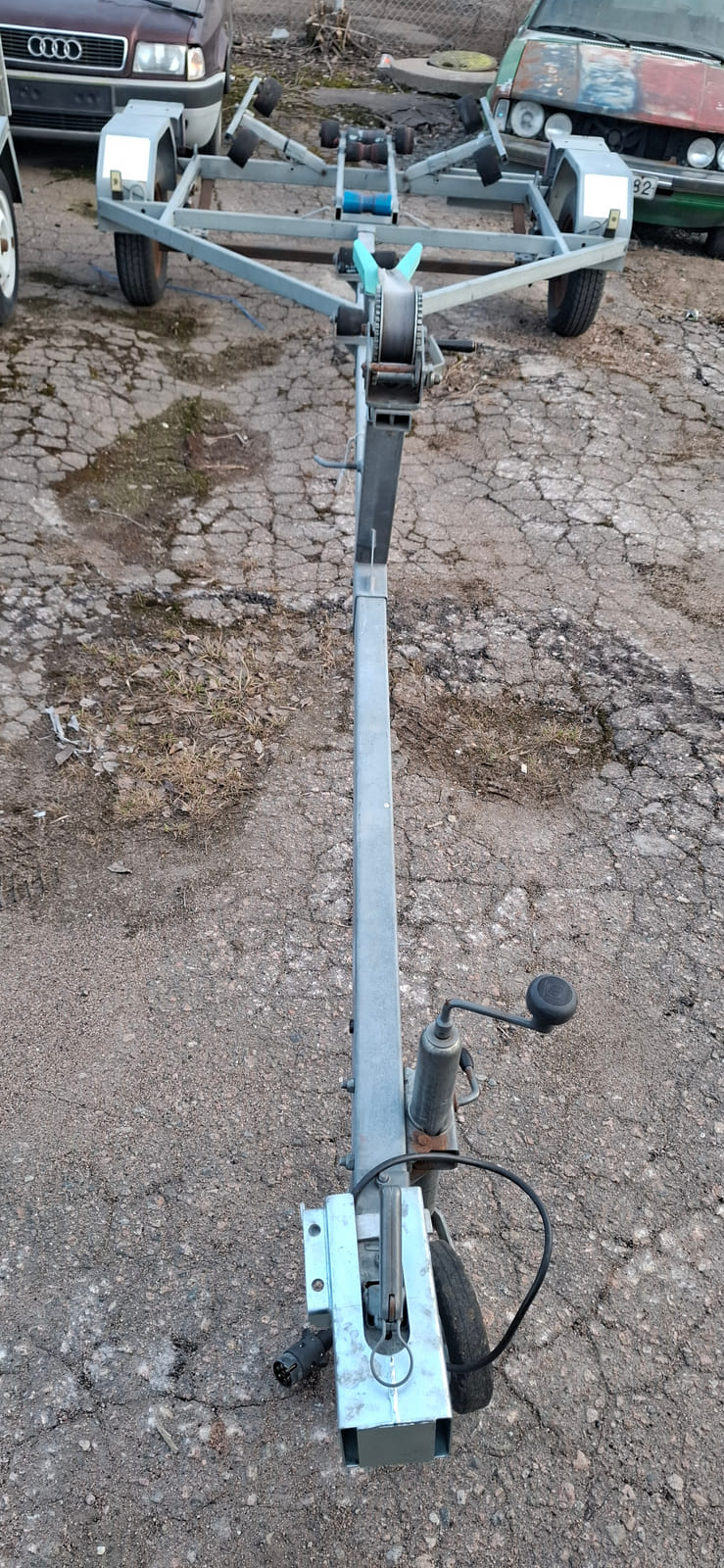 Venetraileri AKU 750. Tmi 360 Rakennus ja LVI palvelut (2928055-2) konkurssipesä