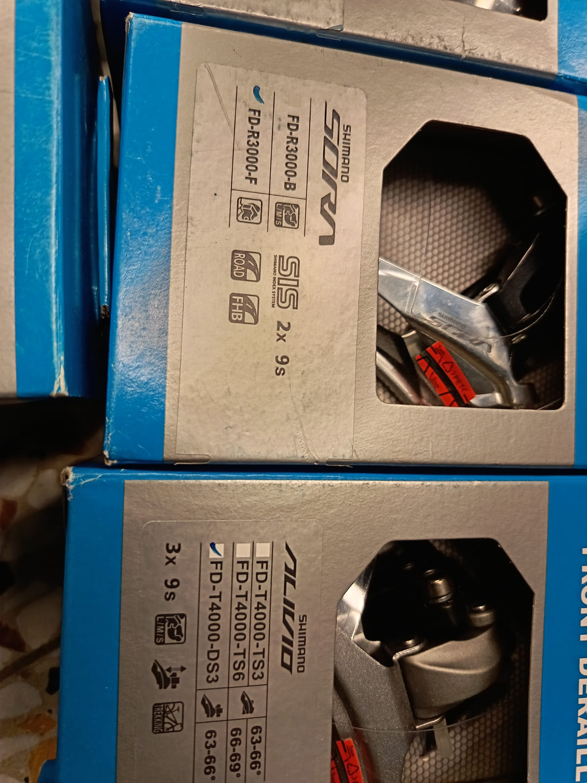 konkurssihuutokaupassa Erä Shimano-polkupyörän osia – jarrulevyt, vaihtajat, vaihdevivut ja rataspakat. Esa T Tiainen Oy Oy (2820807-3) konkurssipesä