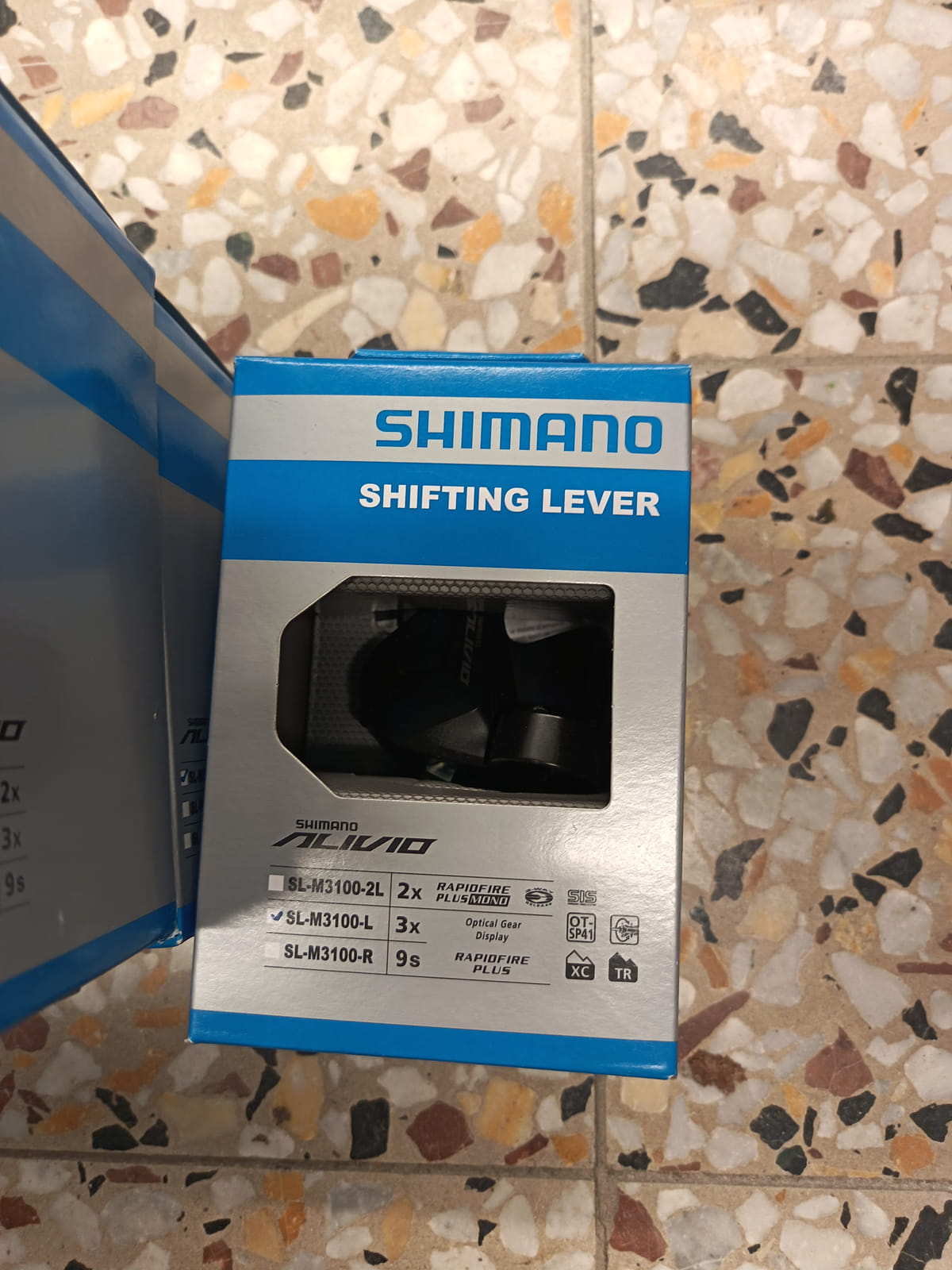 konkurssihuutokaupassa Erä Shimano-polkupyörän osia – jarrulevyt, vaihtajat, vaihdevivut ja rataspakat. Esa T Tiainen Oy Oy (2820807-3) konkurssipesä