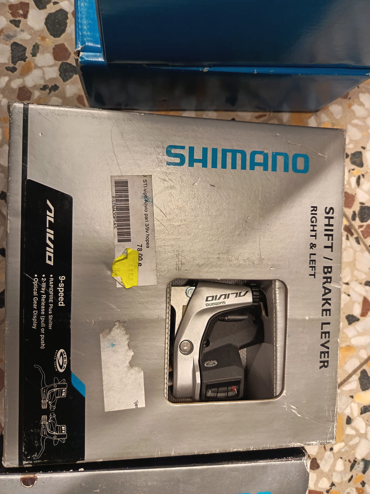 konkurssihuutokaupassa Erä Shimano-polkupyörän osia – jarrulevyt, vaihtajat, vaihdevivut ja rataspakat. Esa T Tiainen Oy Oy (2820807-3) konkurssipesä