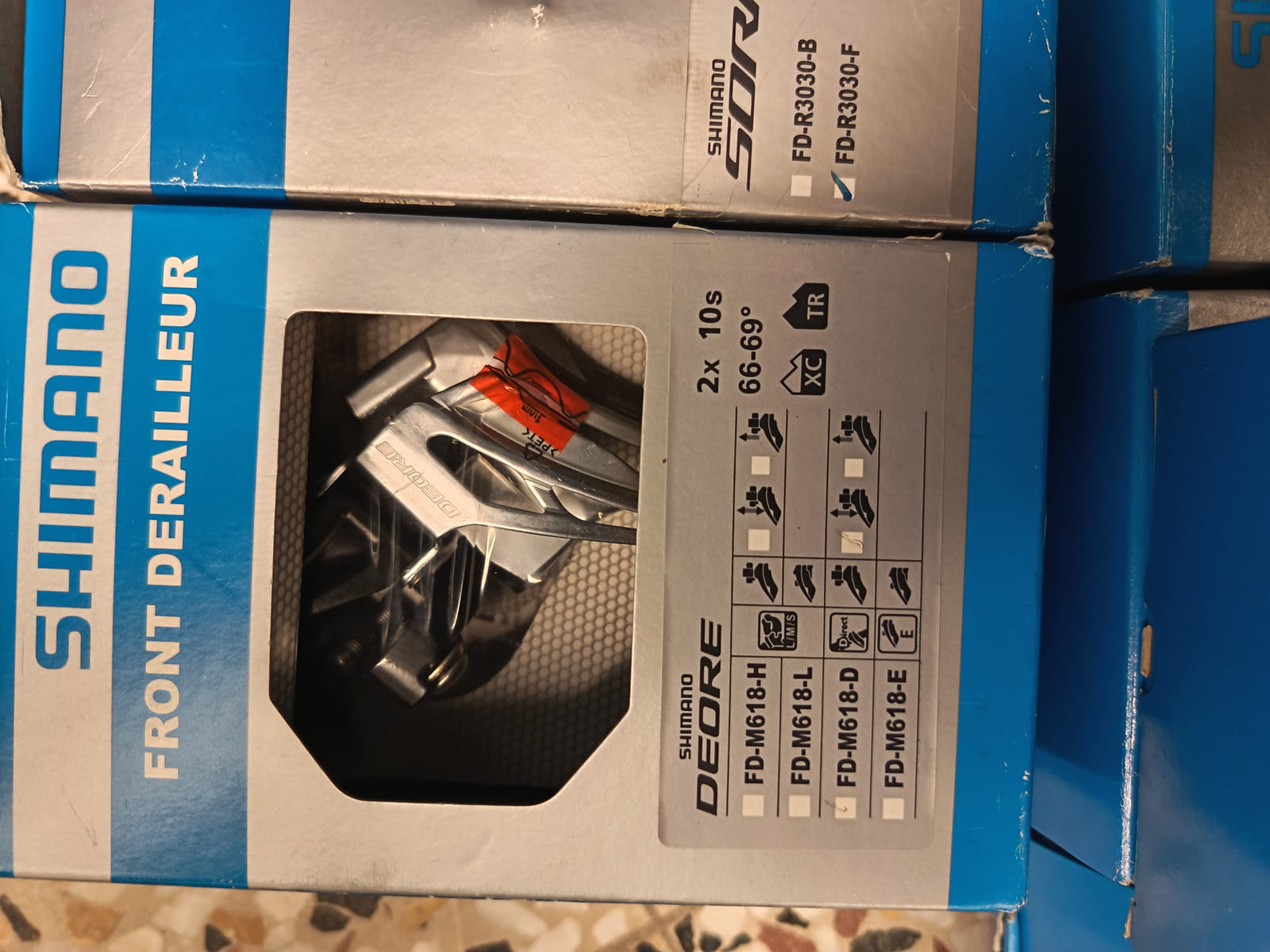konkurssihuutokaupassa Erä Shimano-polkupyörän osia – jarrulevyt, vaihtajat, vaihdevivut ja rataspakat. Esa T Tiainen Oy Oy (2820807-3) konkurssipesä