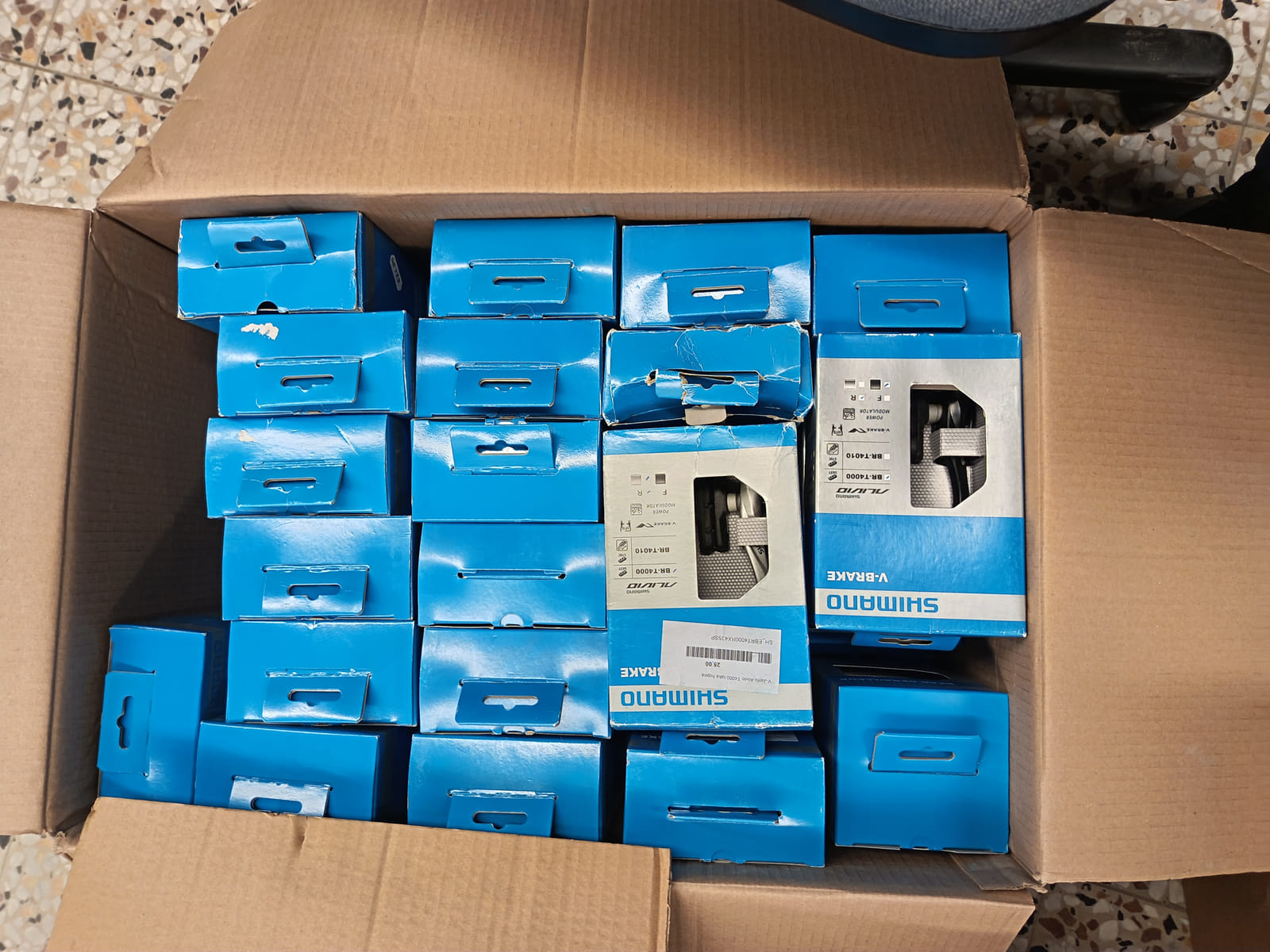 konkurssihuutokaupassa Erä Shimano-polkupyörän osia – jarrulevyt, vaihtajat, vaihdevivut ja rataspakat. Esa T Tiainen Oy Oy (2820807-3) konkurssipesä