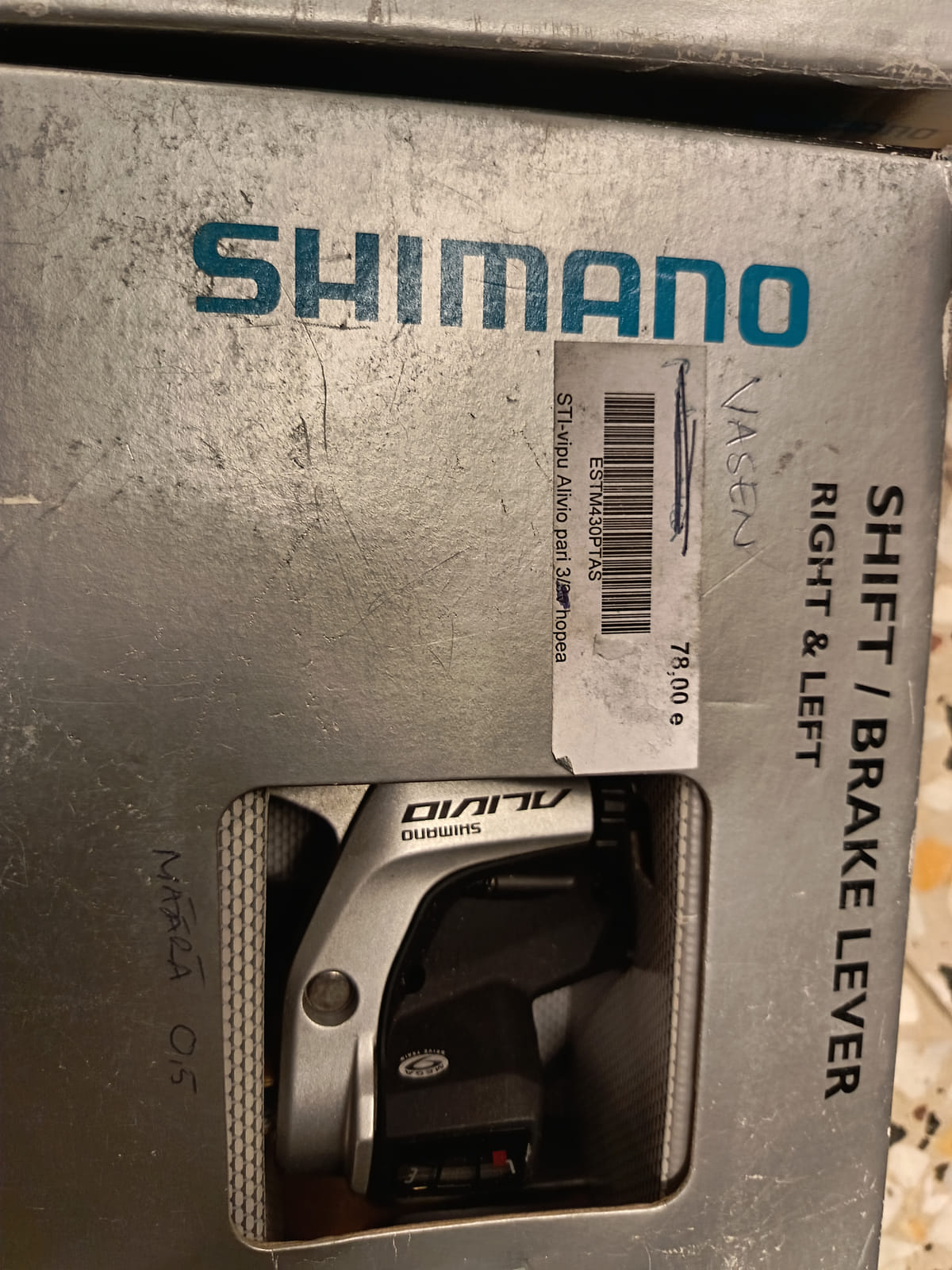 konkurssihuutokaupassa Erä Shimano-polkupyörän osia – jarrulevyt, vaihtajat, vaihdevivut ja rataspakat. Esa T Tiainen Oy Oy (2820807-3) konkurssipesä