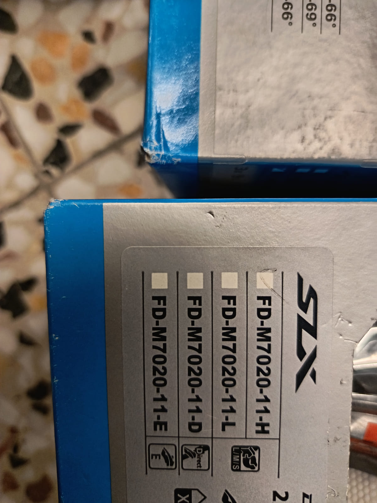 konkurssihuutokaupassa Erä Shimano-polkupyörän osia – jarrulevyt, vaihtajat, vaihdevivut ja rataspakat. Esa T Tiainen Oy Oy (2820807-3) konkurssipesä
