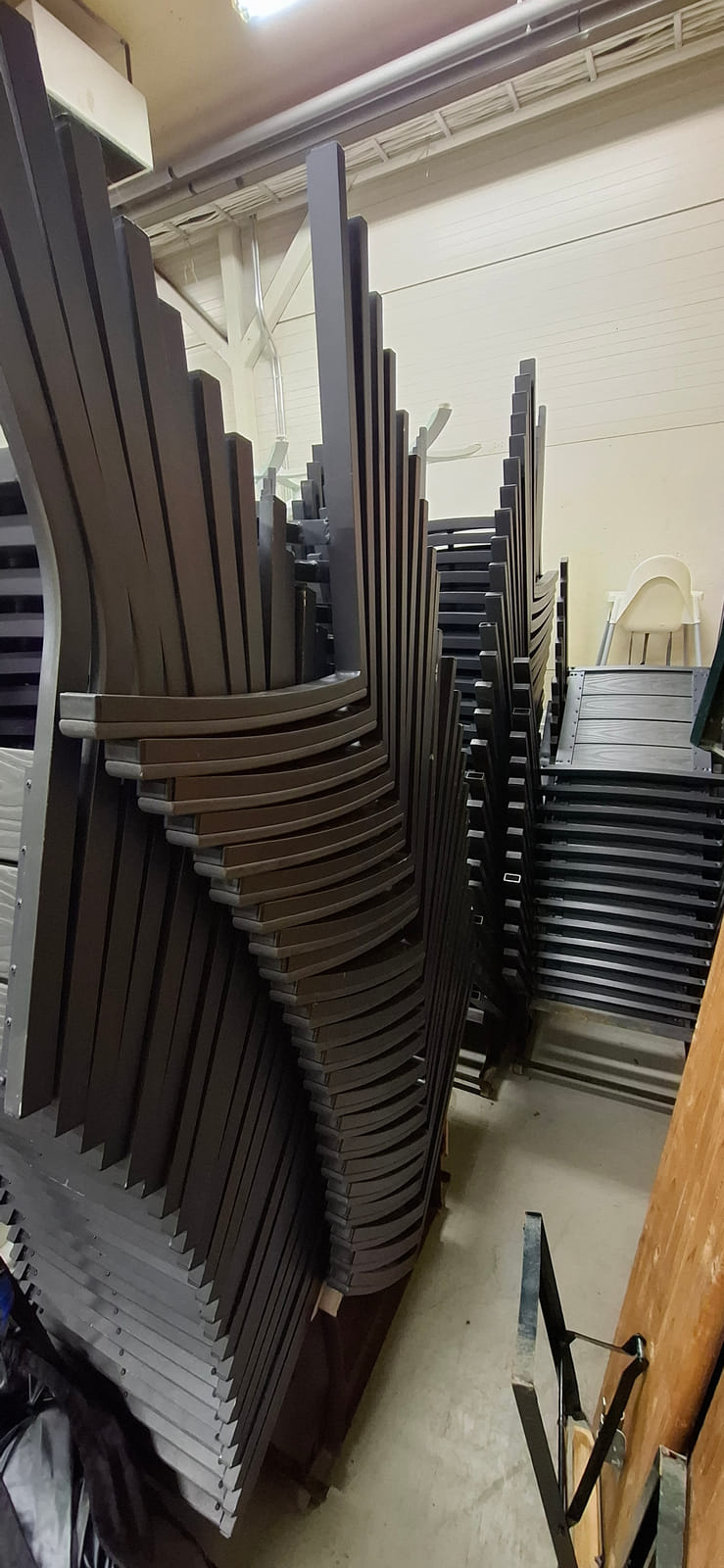 Terassikalusteet. DBD Finland Oy konkurssipesä 3426528-5