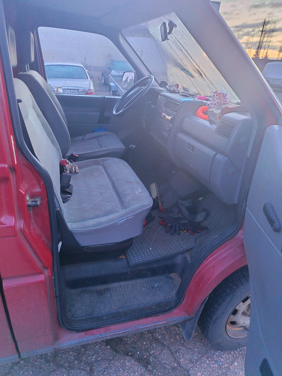 Volkswagen TRANSPORTER SYNCRO 2.4 Etelä-Kymen Työttömät ry konkurssipesä (1447802-1)