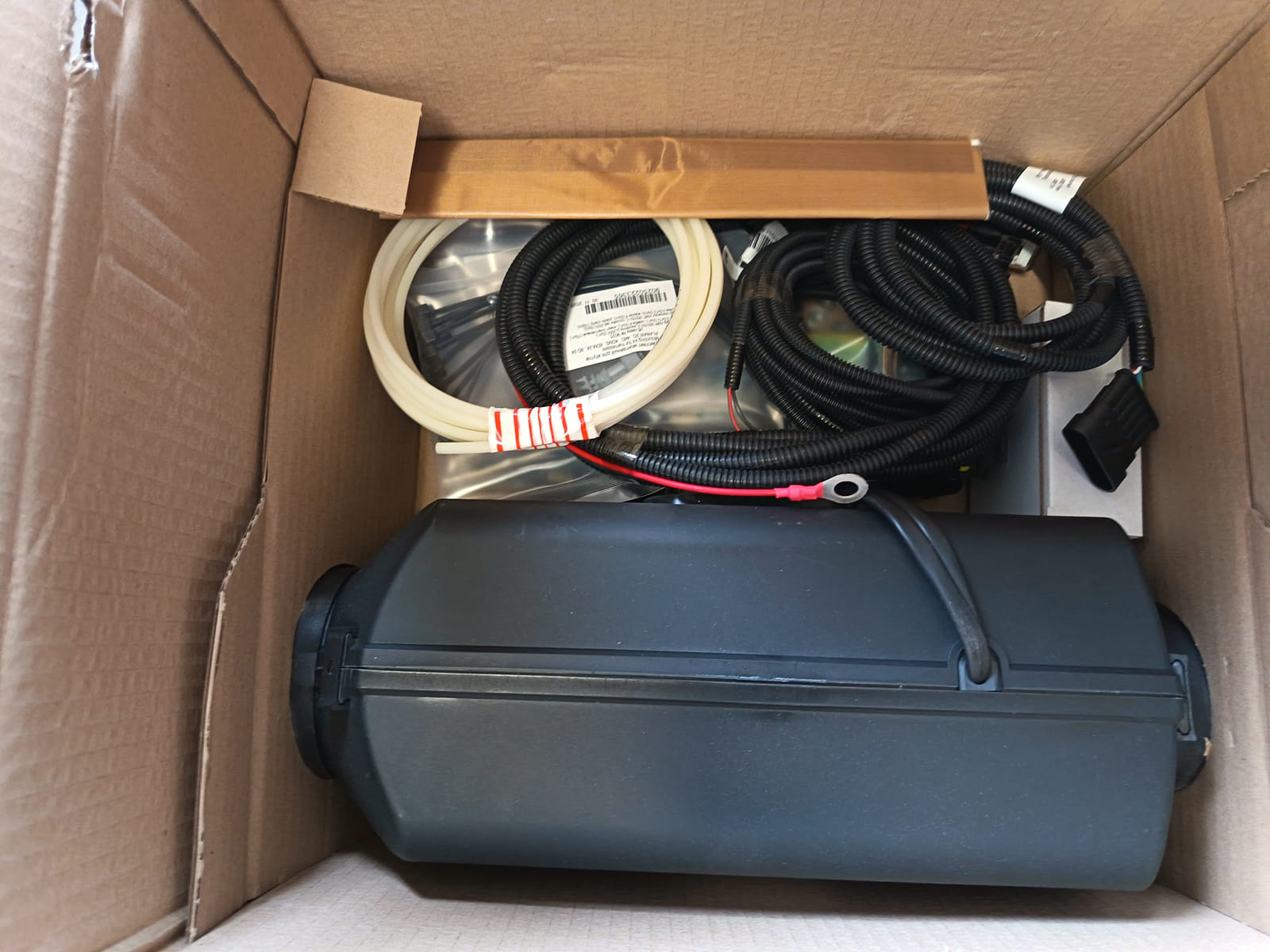 Planar 4D diesel ilmalämmitin 24V – uusi. MPT-Jakelu Oy konkurssipesä (2680888-4)