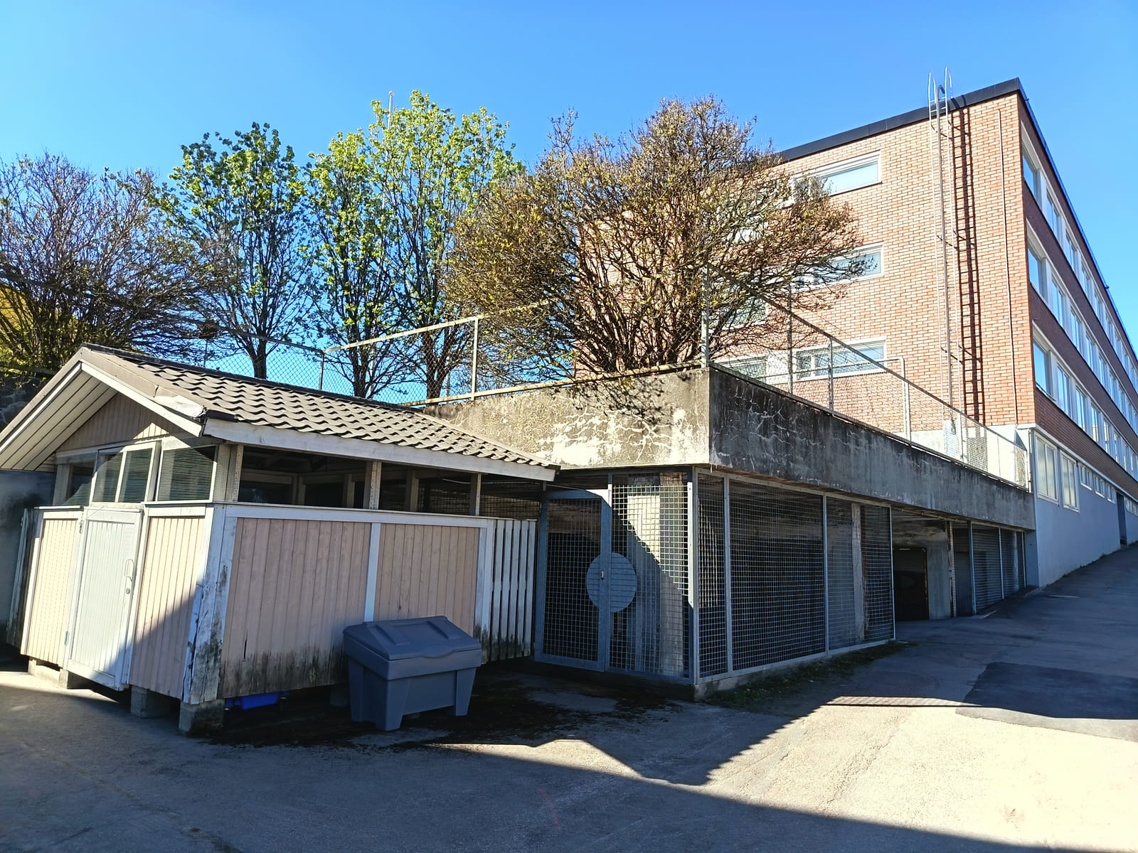 Kerrostalokaksio. Sammonkatu 9,Kotka, HMJV Invest Oy -konkurssipesä (2814261-7)