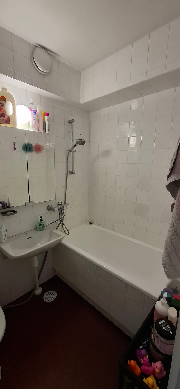 Kerrostalokaksio. Sammonkatu 9,Kotka, HMJV Invest Oy -konkurssipesä (2814261-7)