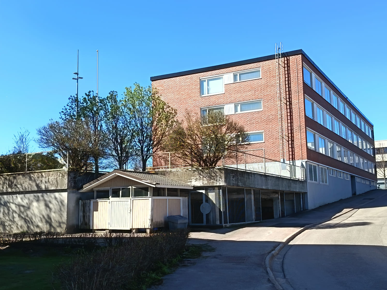 Kerrostalokaksio. Sammonkatu 9,Kotka, HMJV Invest Oy -konkurssipesä (2814261-7)