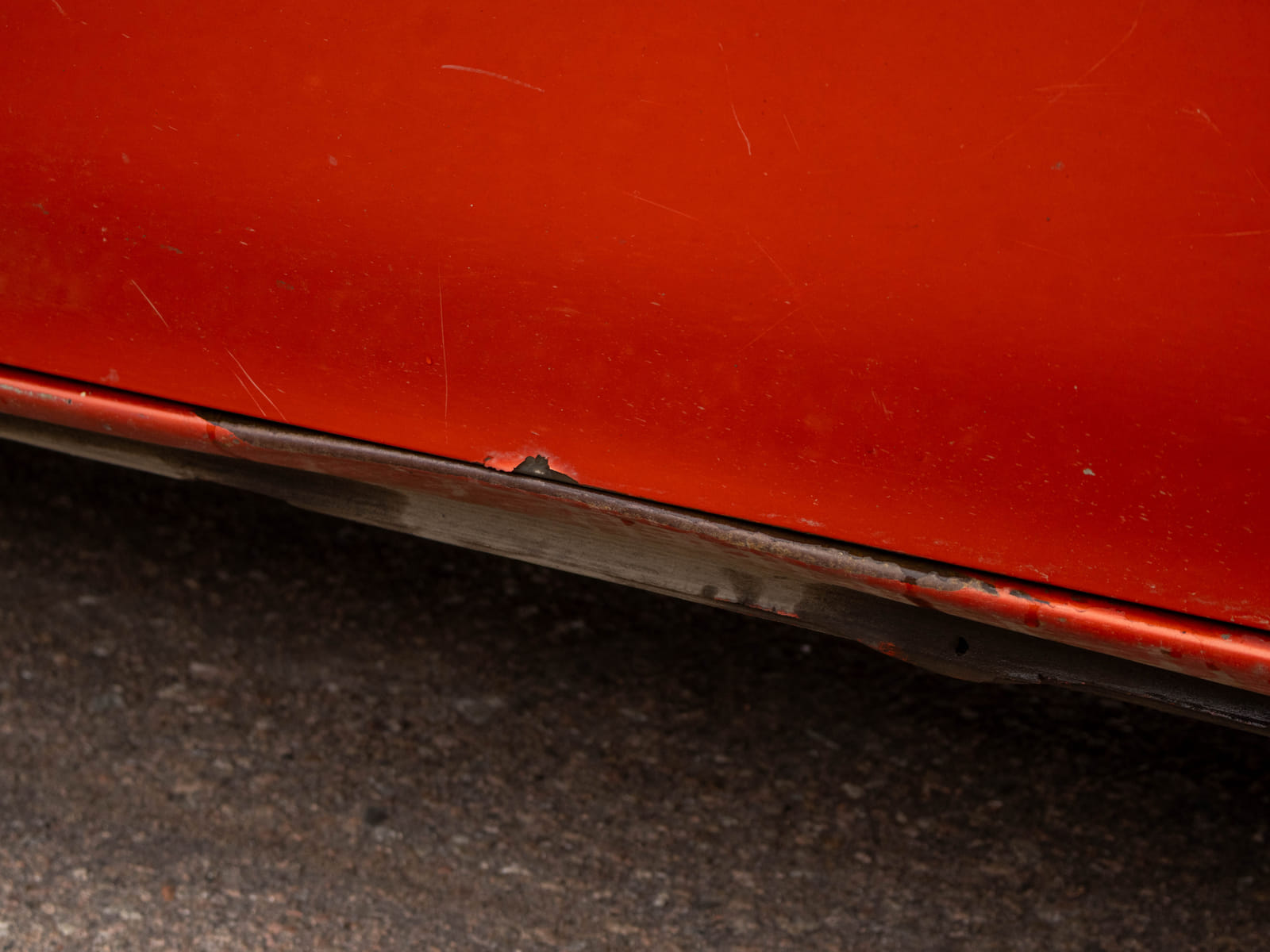 Ford Transit 2.2 -pakettiauto (CIV-733), Kouvolan mattoasennus ja saneeraus Oy (2431224-4) konkurssipesä