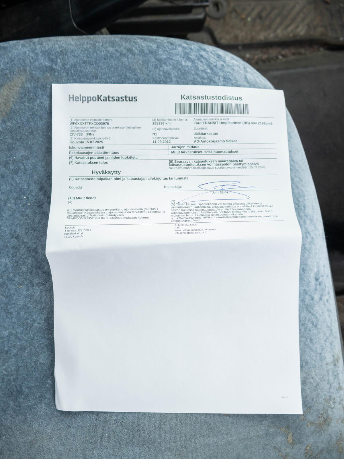 Ford Transit 2.2 -pakettiauto (CIV-733), Kouvolan mattoasennus ja saneeraus Oy (2431224-4) konkurssipesä