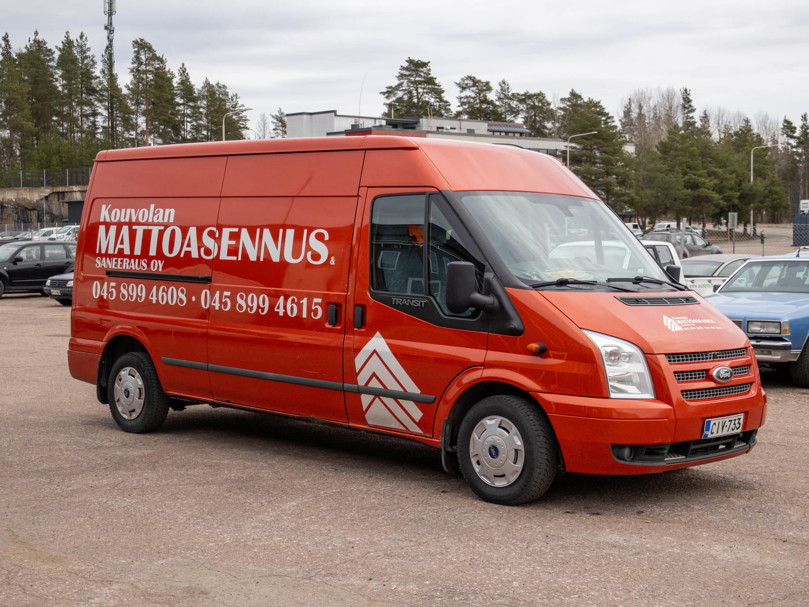 Ford Transit 2.2 -pakettiauto (CIV-733), Kouvolan mattoasennus ja saneeraus Oy (2431224-4) konkurssipesä