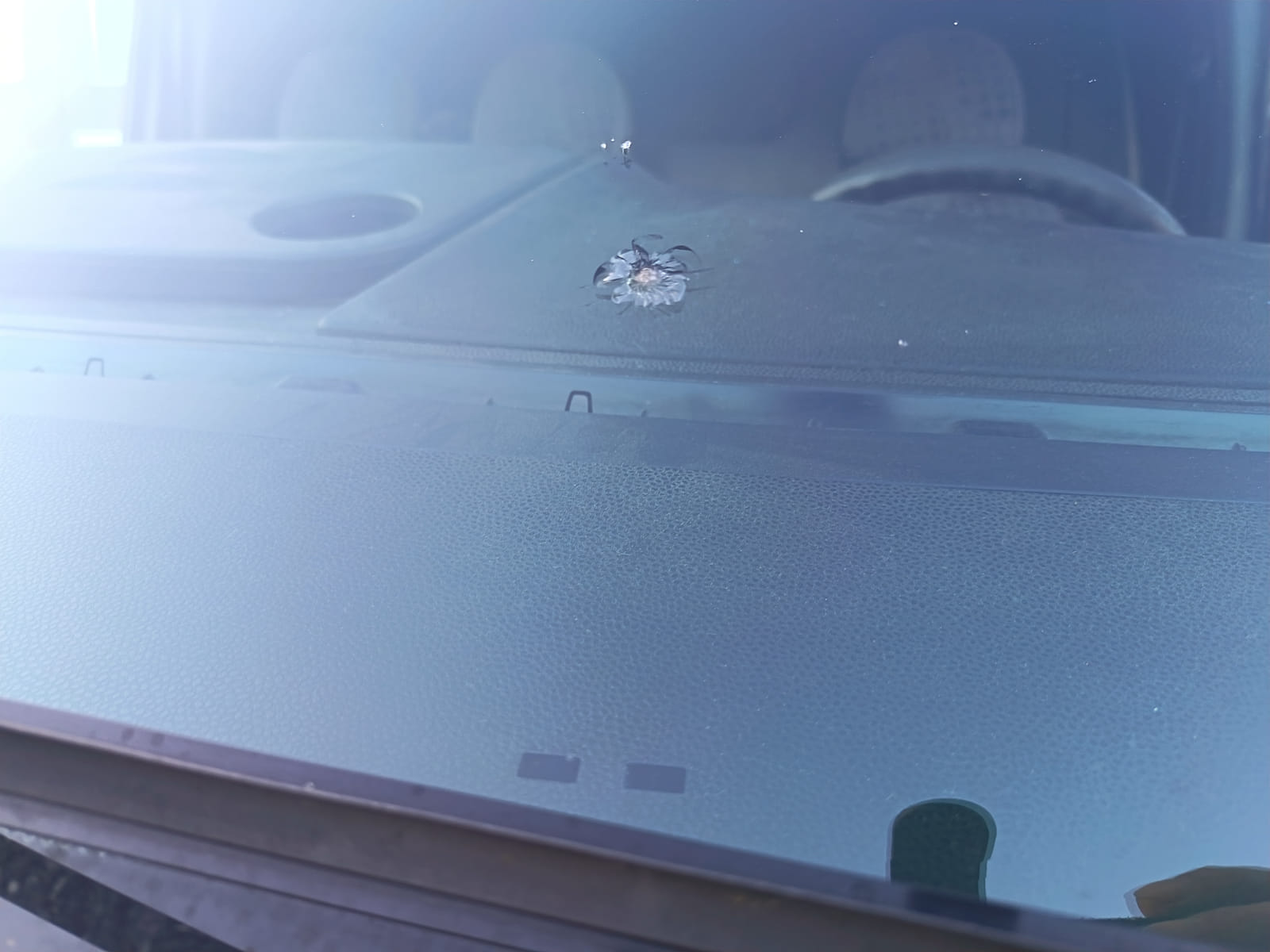 Ford Transit 2.2.  Kouvolan mattoasennus ja saneeraus Oy (2431224-4) konkurssipesä