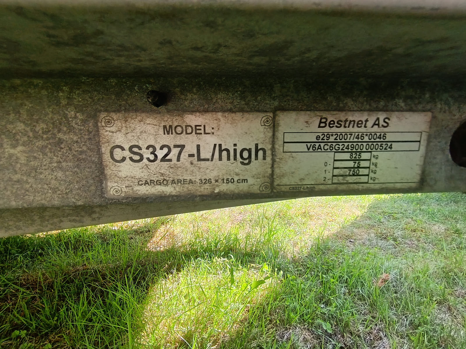 AKU CS327-L/high perävaunu kuomulla. Kohti Työtä ry (2610858-9) konkurssipesä.
