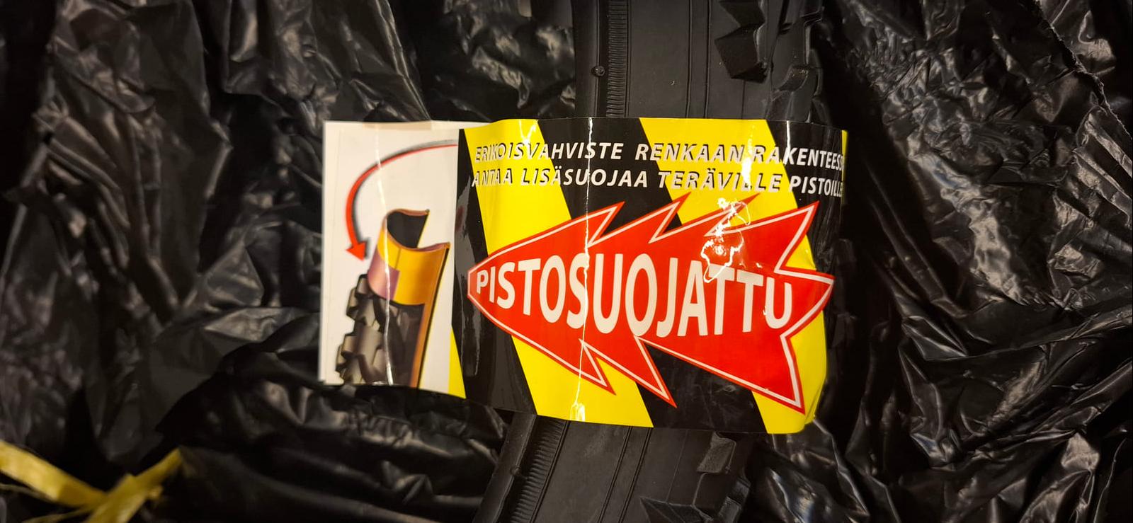 konkurssihuutokaupassa Pistosuojattuja maastopyörän renkaita. Esa T Tiainen Oy (2820807-3) konkurssipesä
