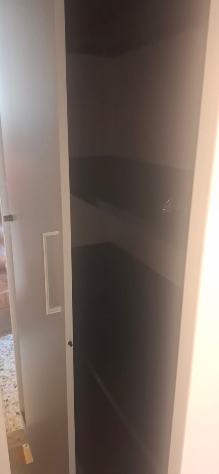 konkurssihuutokaupassa Arkistokaapit erä 1. Esa T Tiainen Oy (2820807-3) konkurssipesä