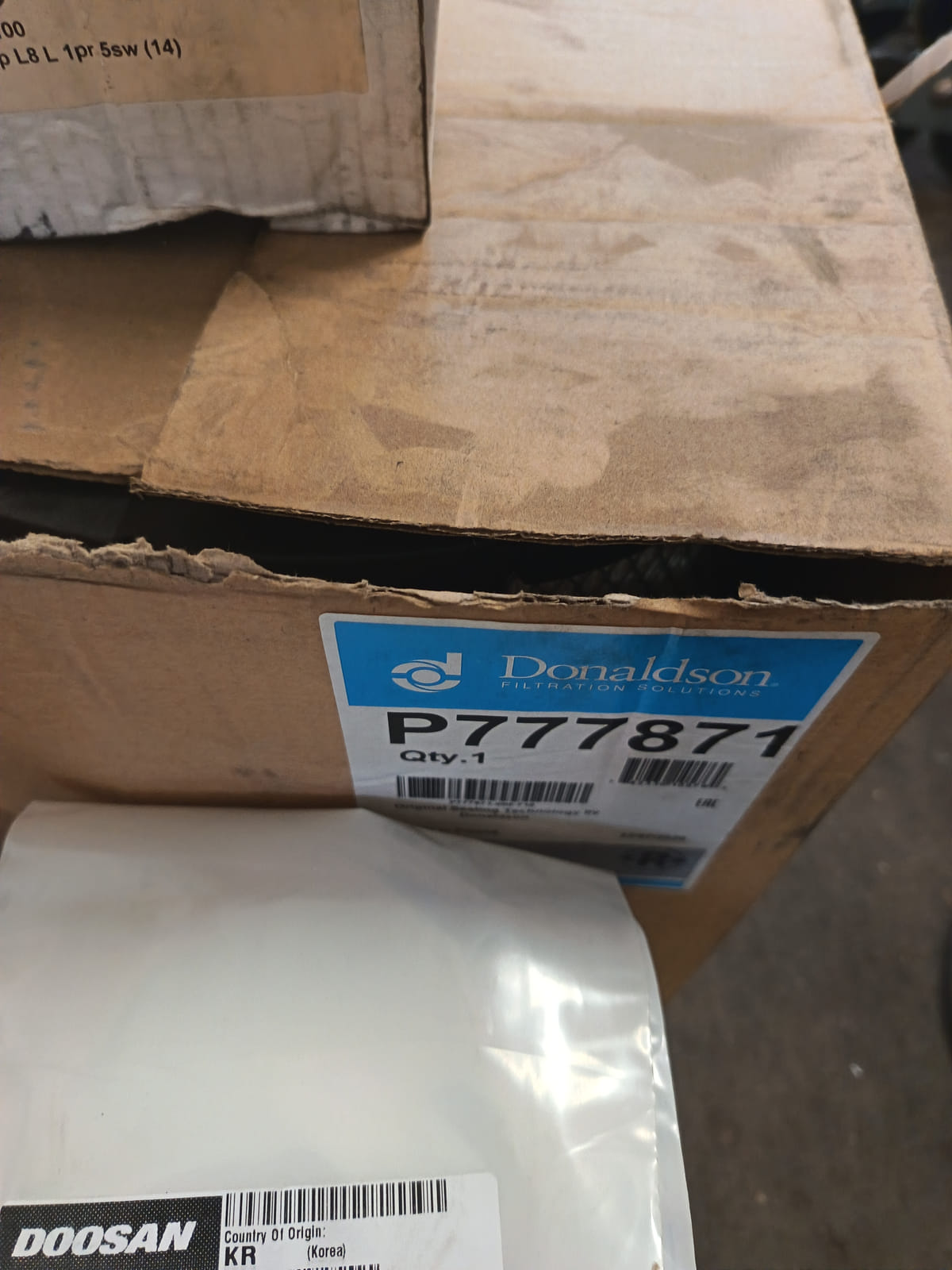 Erä työkoneiden varaosia, hydrauliletkuja, tiivisteitä ja korjaamotarvikkeita. KoHu-Works Oy (3127463-7) konkurssipesä